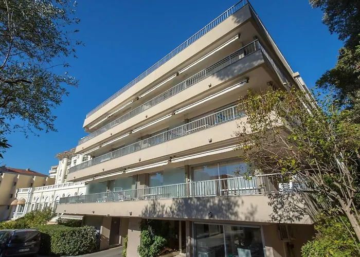 Proche Et Commerces - Climatisé, Parking, Wi-fi - Fr-1-466a-12 *