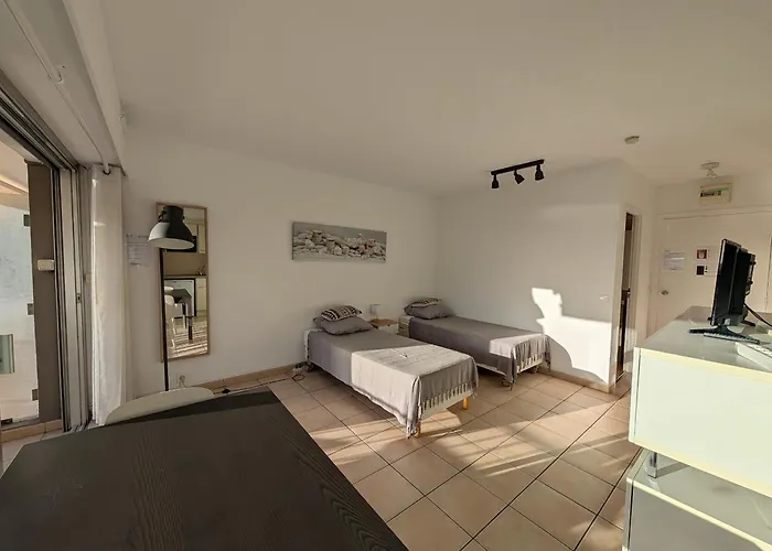 Apartamento Proche Et Commerces - Climatisé, Parking, Wi-fi - Fr-1-466a-12 Saint-Raphaël