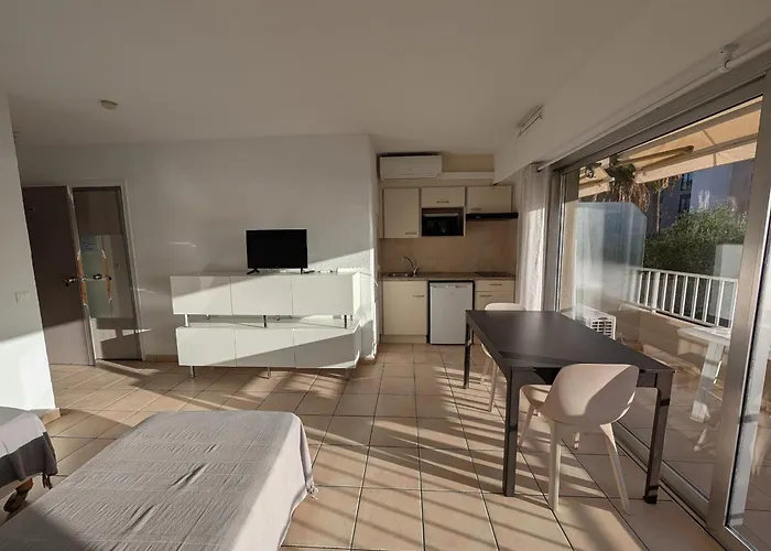 Apartamento Proche Et Commerces - Climatisé, Parking, Wi-fi - Fr-1-466a-12 Saint-Raphaël