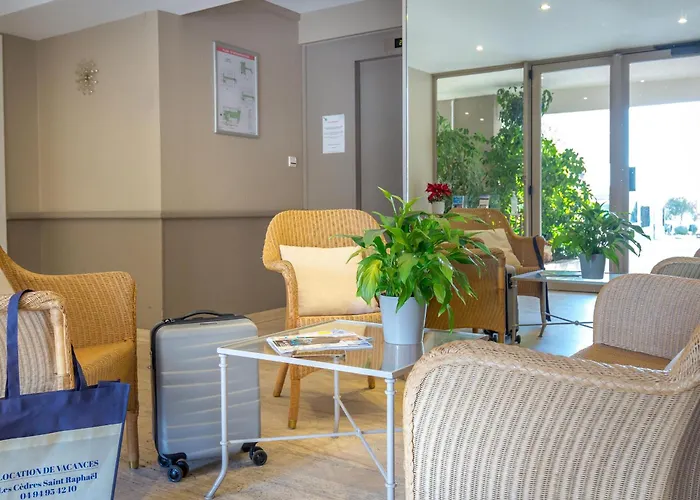 Proche Et Commerces - Climatisé, Parking, Wi-fi - Fr-1-466a-12 *